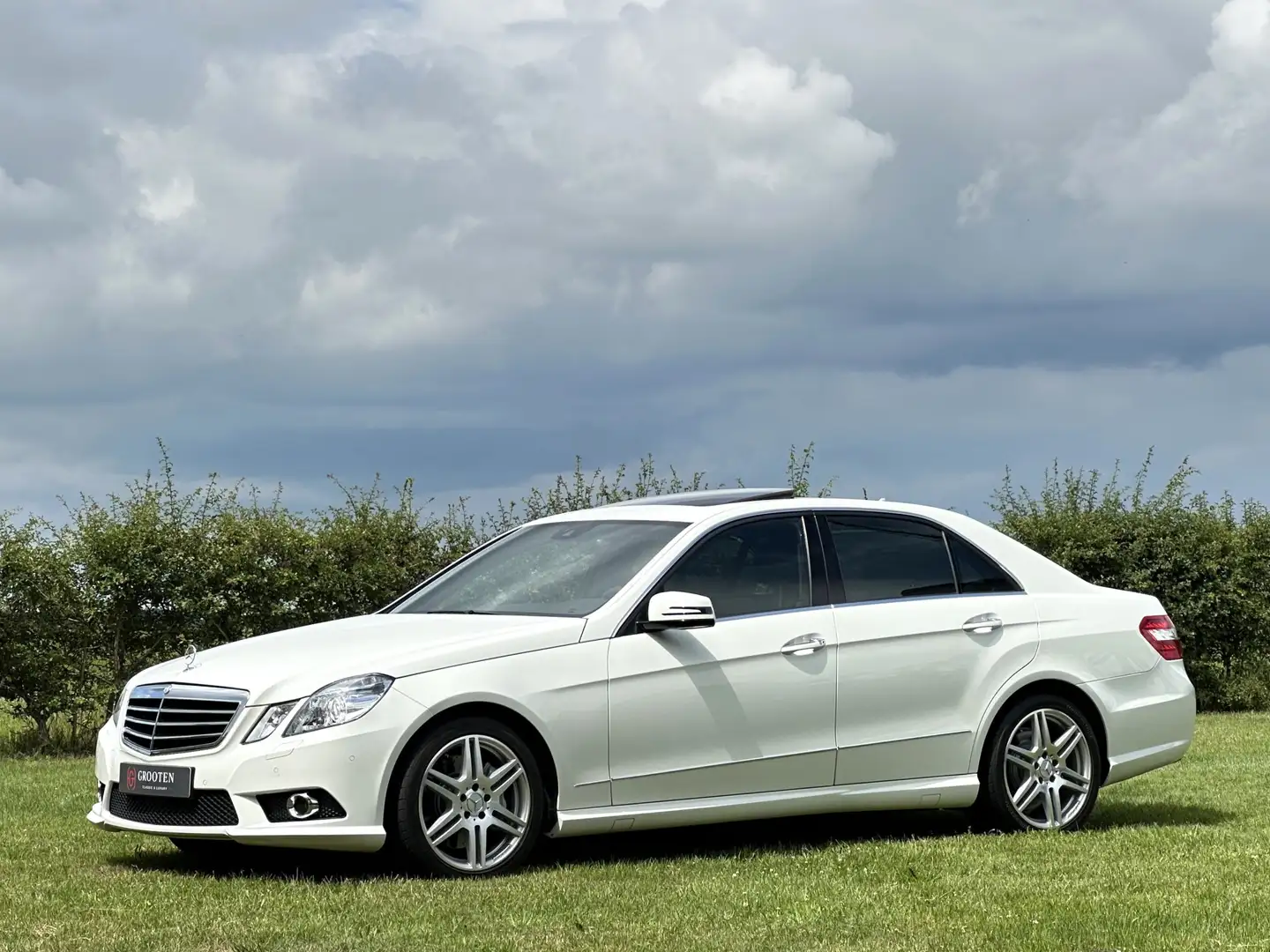 Mercedes-Benz E 500 E AMG - Youngtimer - W212 - 54.000 km ! Wit - 1