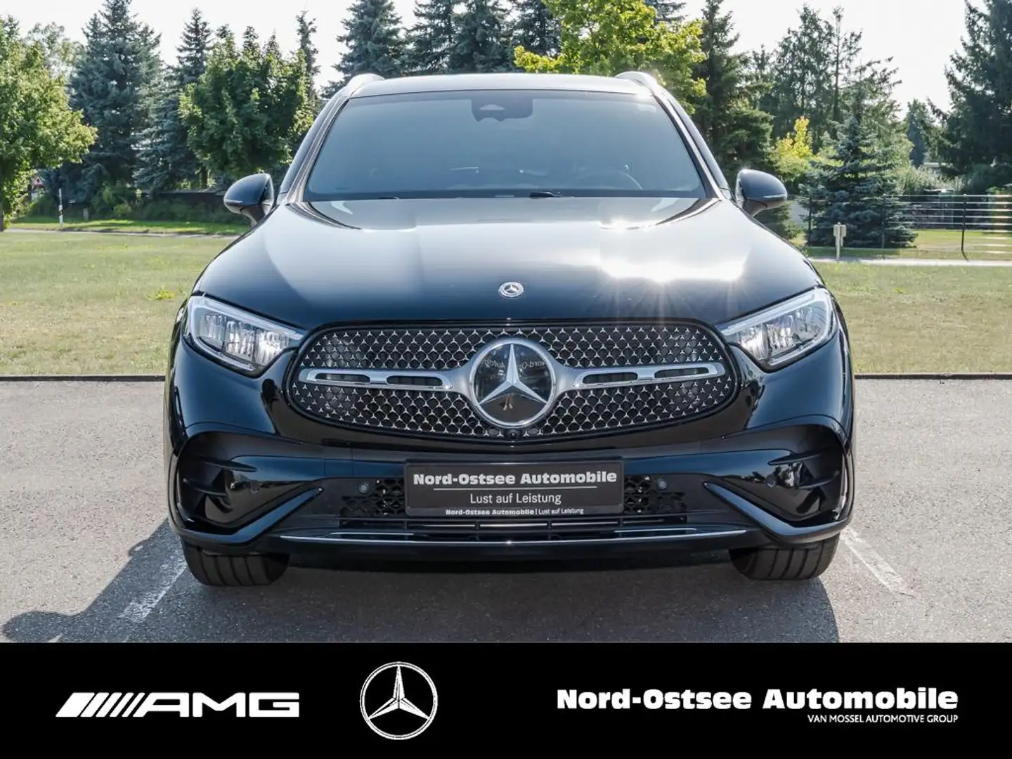 Mercedes-Benz GLC 300 d 4M AMG DISTRONIC AHK KAMERA KEYLESS Noir - 2
