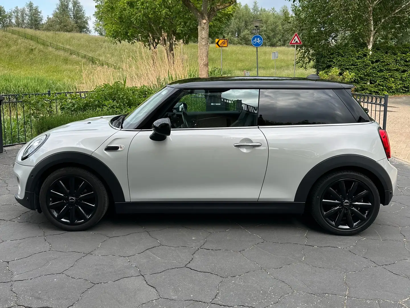 MINI Cooper Cooper 1.5 Chili Zilver - 1