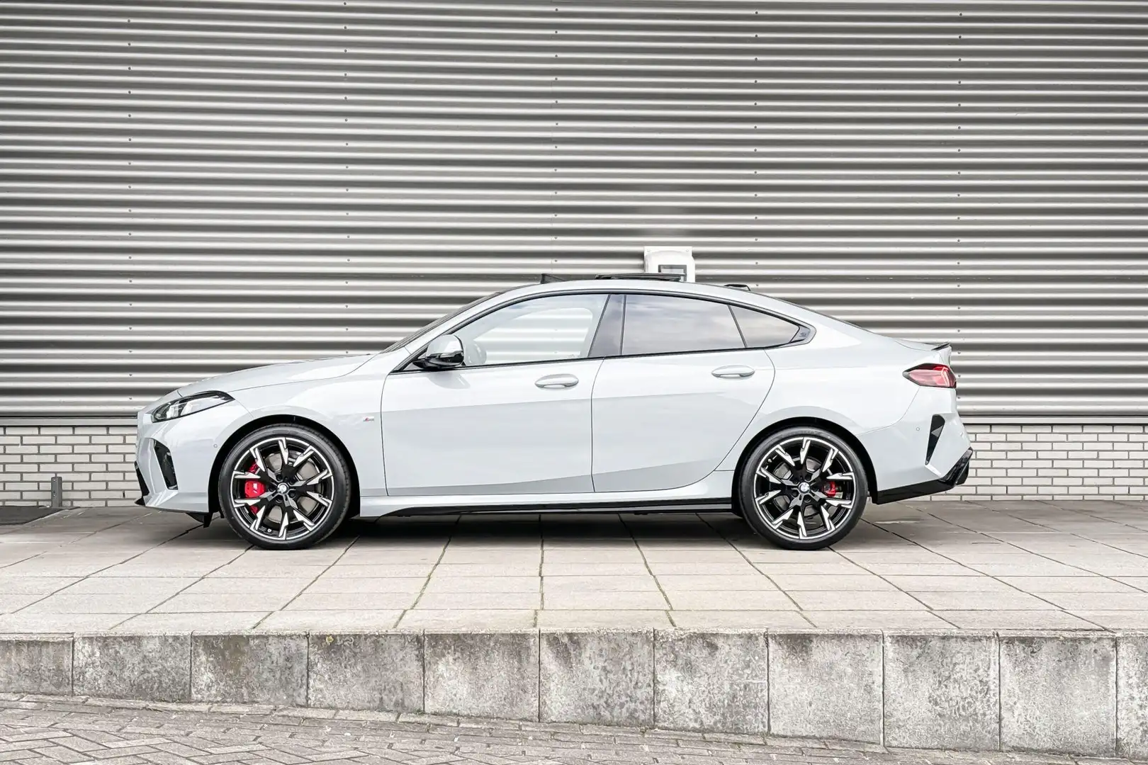 BMW 220 2 Serie Gran Coupé M Sportpakket Pro / Innovation Grijs - 2