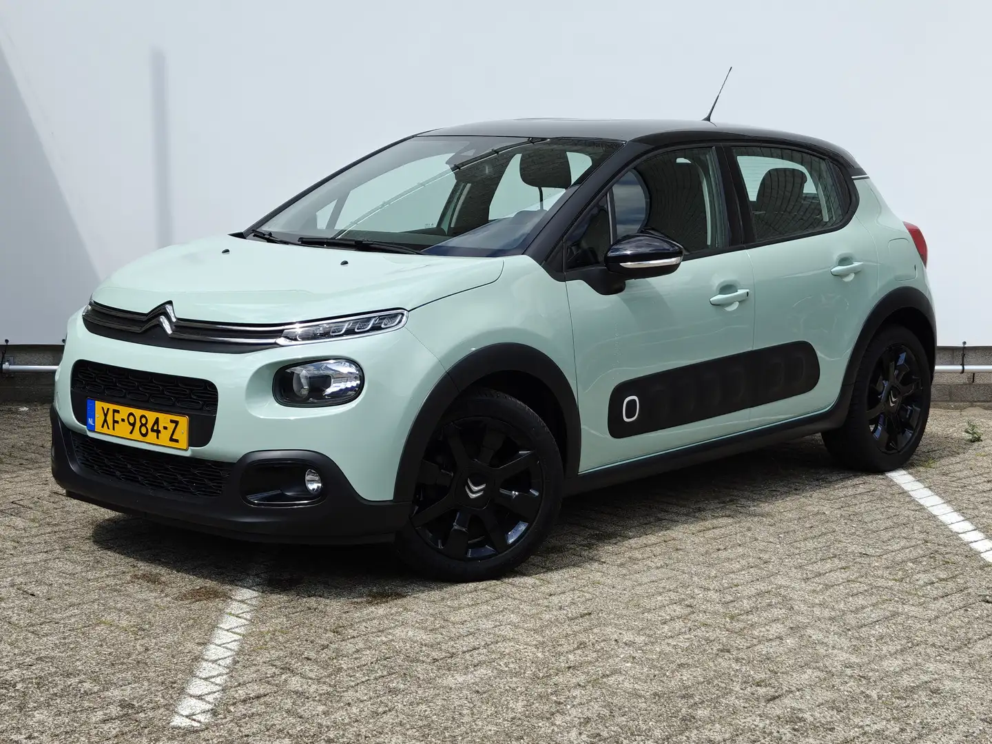Citroen C3 1.2 PureTech S&S Shine | Achterbank in delen neerk Groen - 1