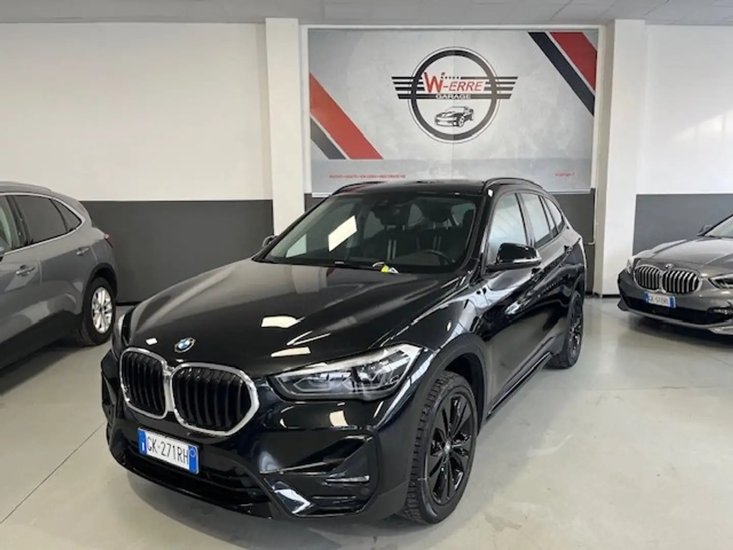BMW X1 X1 sdrive18d Sport auto Zwart - 1