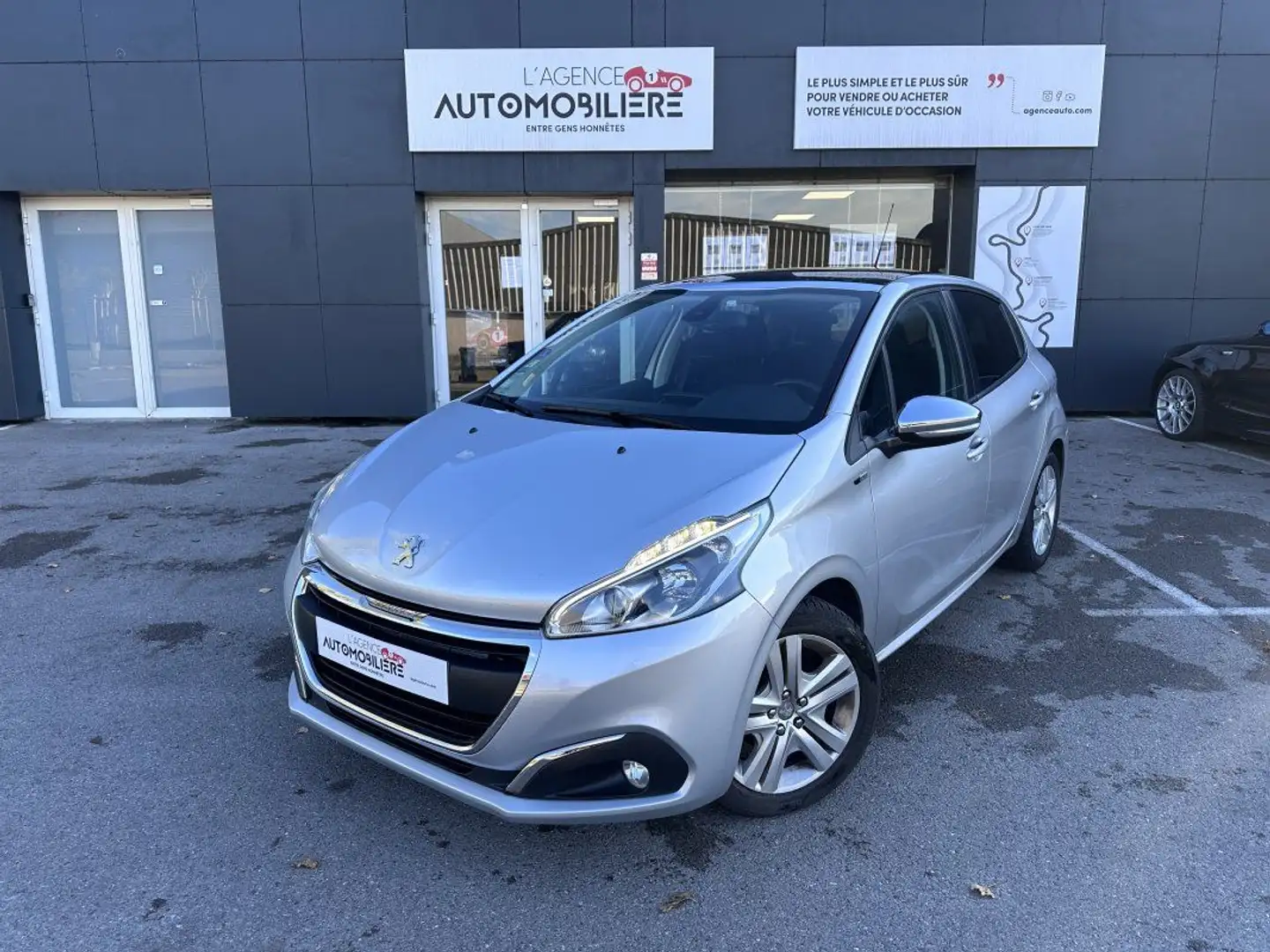Peugeot 208 1.2 82ch BVM5 Style Pack Chrome Courroie changée Gris - 1