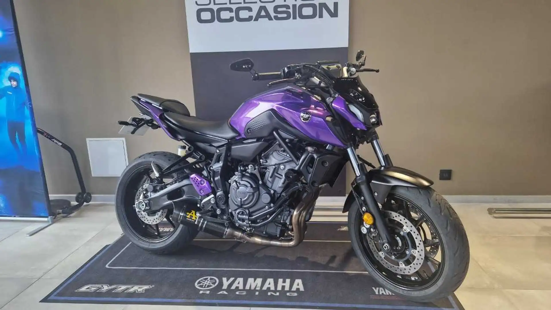 Yamaha MT-07 Fialová - 1