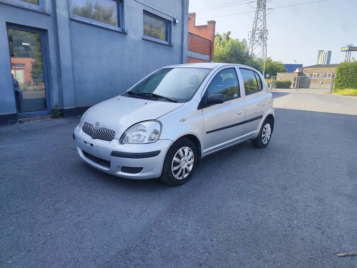 Toyota Yaris 1.0i 16v Linea Sol AIRCO CLIMATISÉ EXPORT Ezüst - 2