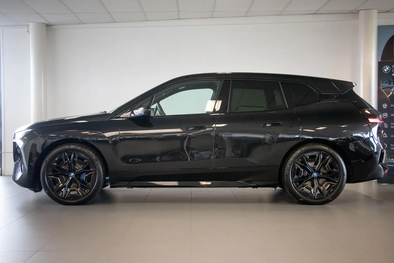 BMW iX xDrive50 Black - 2