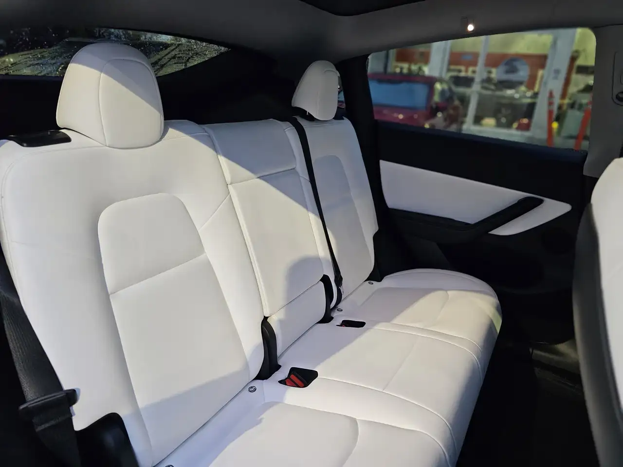 Tesla Model Y снимка Tesla Model Y