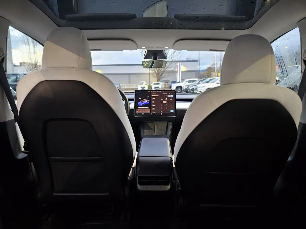 Tesla Model Y снимка Tesla Model Y
