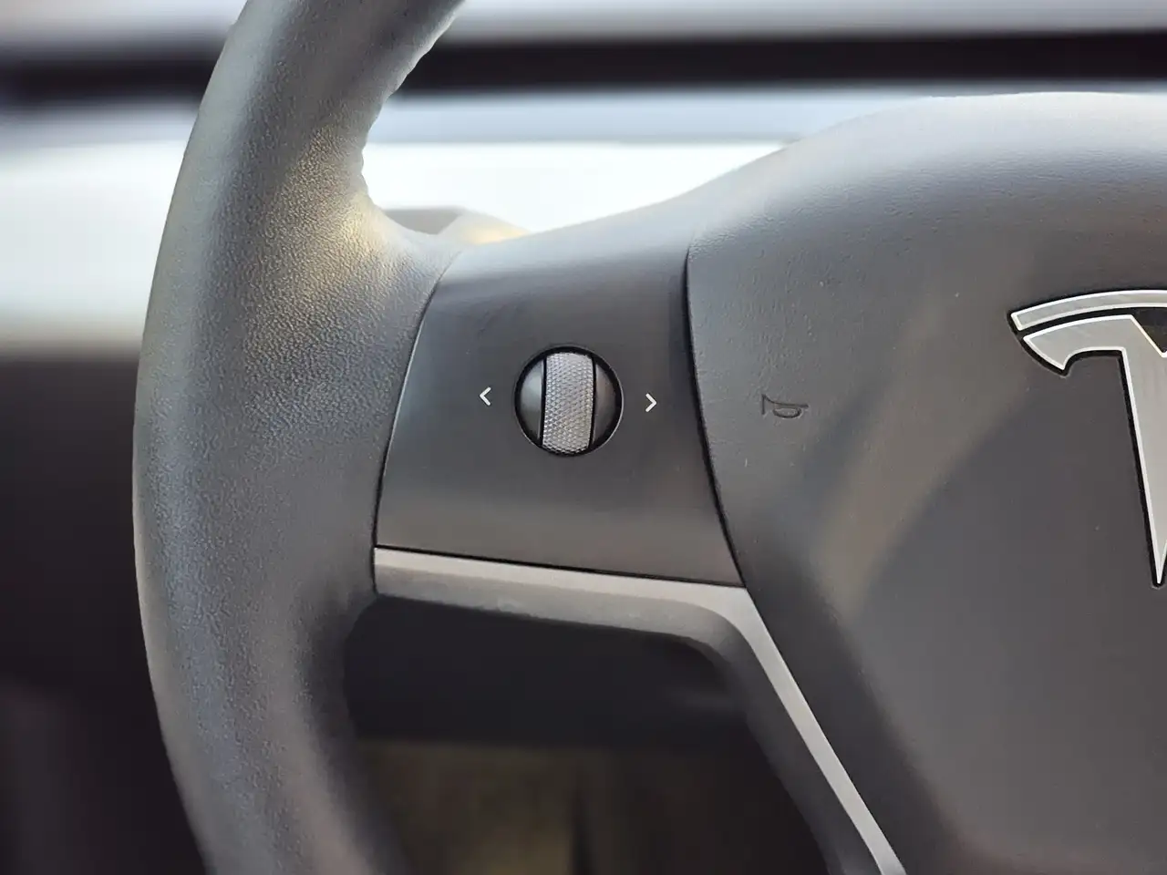 Tesla Model Y снимка Tesla Model Y
