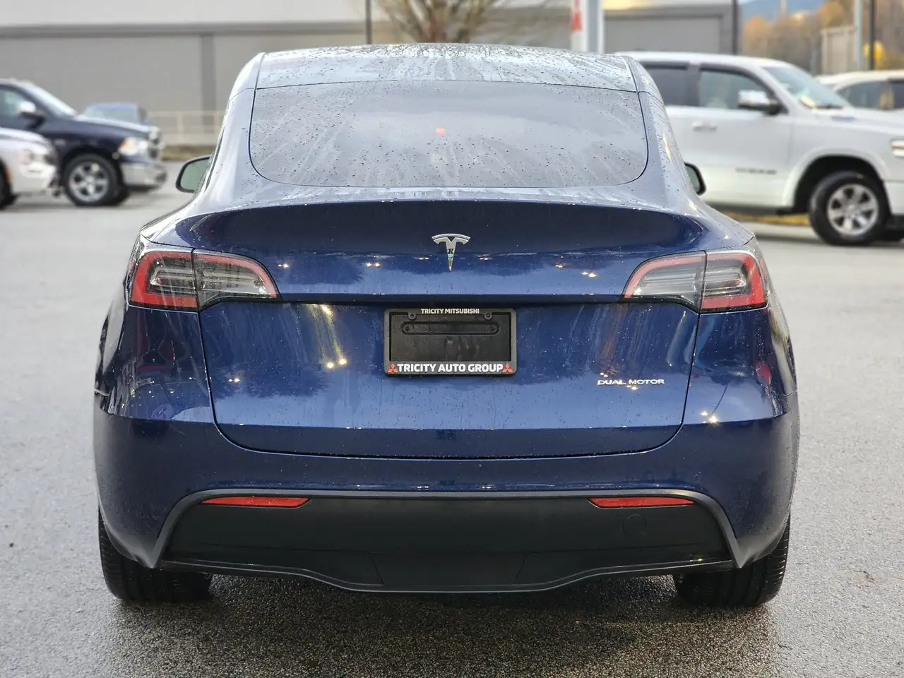 Tesla Model Y снимка Tesla Model Y