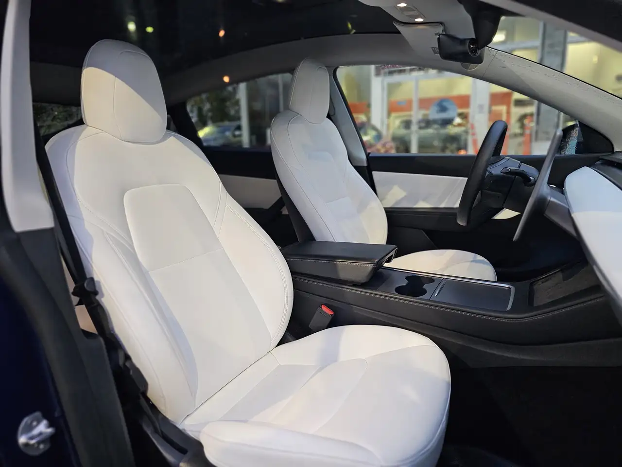 Tesla Model Y снимка Tesla Model Y