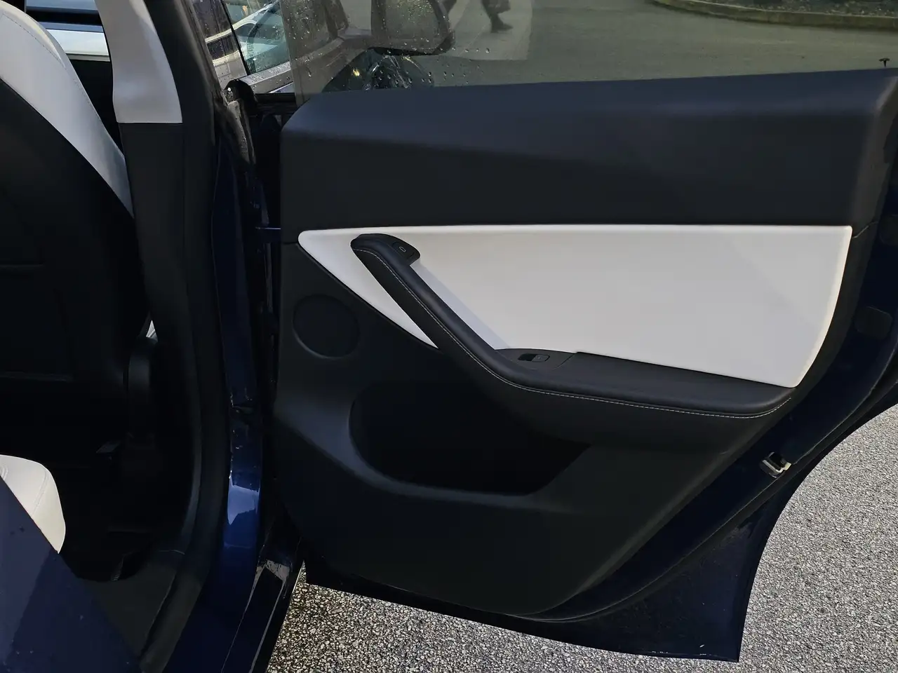 Tesla Model Y снимка Tesla Model Y