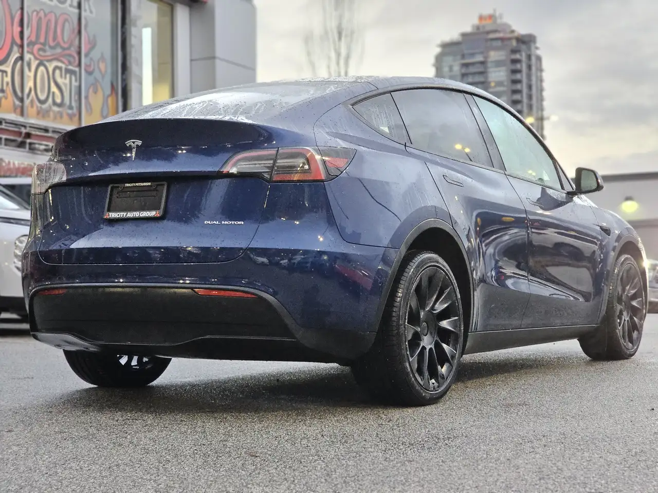 Tesla Model Y снимка Tesla Model Y