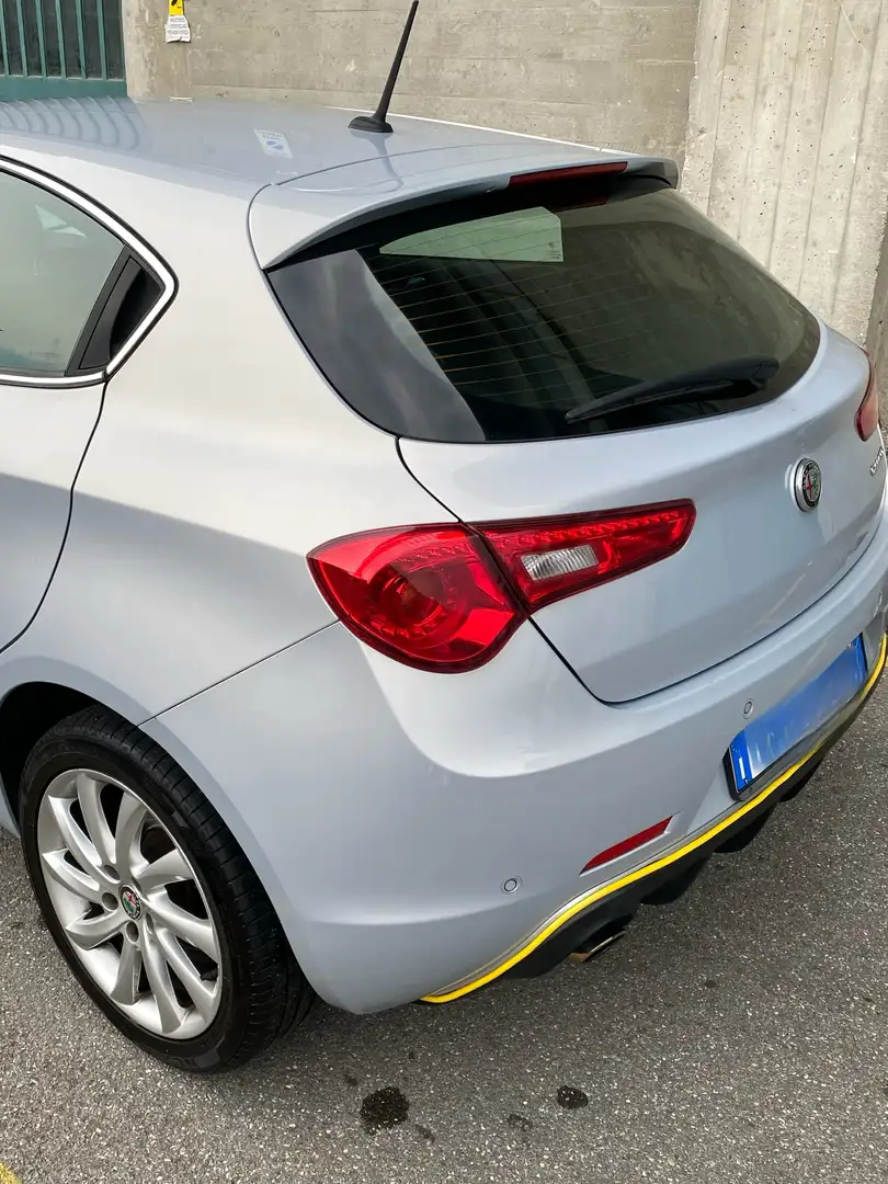 Alfa Romeo Giulietta 1.6 jtdm Ti 120cv - 2