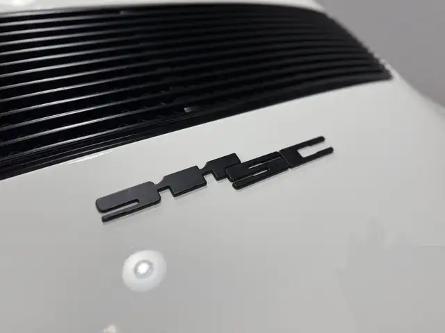Porsche 911 view 12