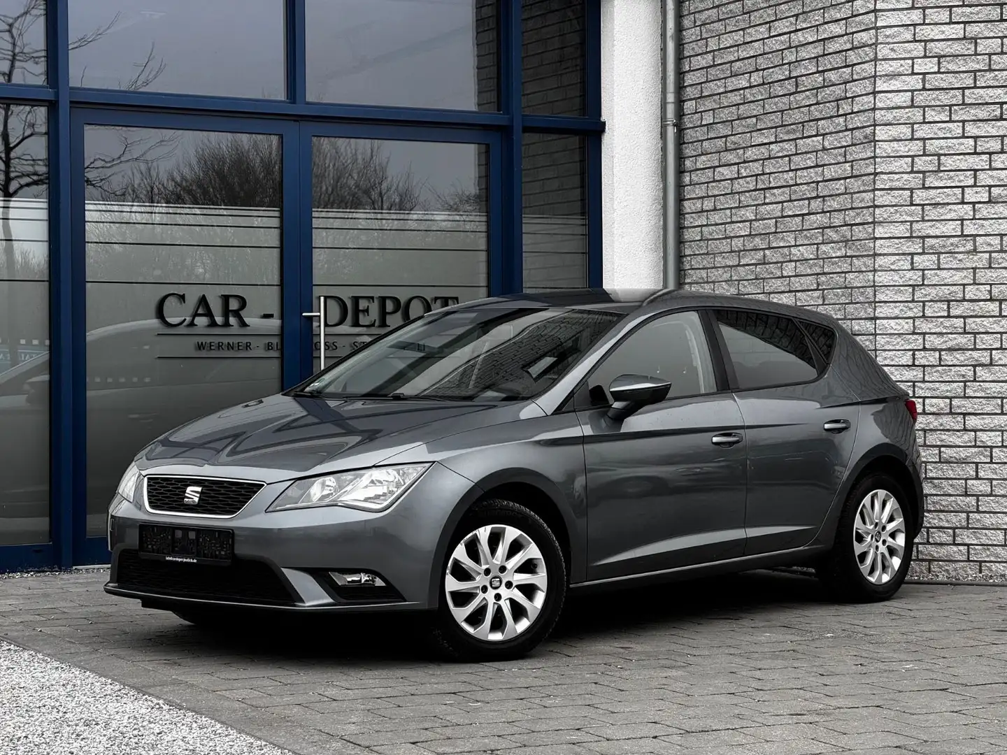 SEAT Leon Style*AUTOMA.*PDC*TOUCH*SPORT*TEMP.*BLUET.* Grau - 1