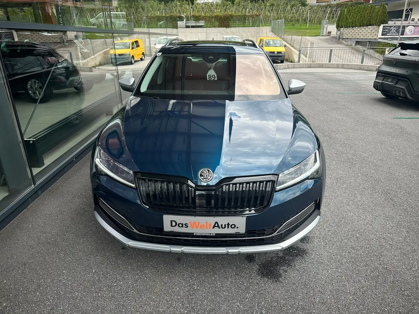 Skoda Superb 4x4 SCOUT TDI DSG Blau - 2