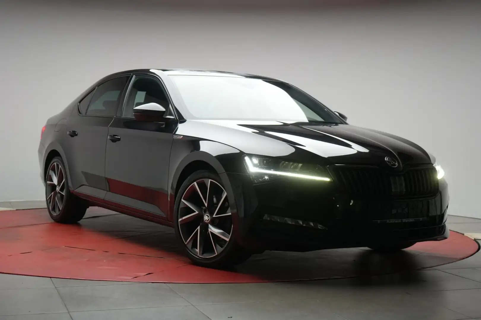 Skoda Superb 2.0 TDI 4x4 DSG Sportline Navi/Temp/Mirro Schwarz - 1