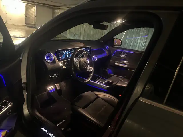 Mercedes-Benz GLB 220