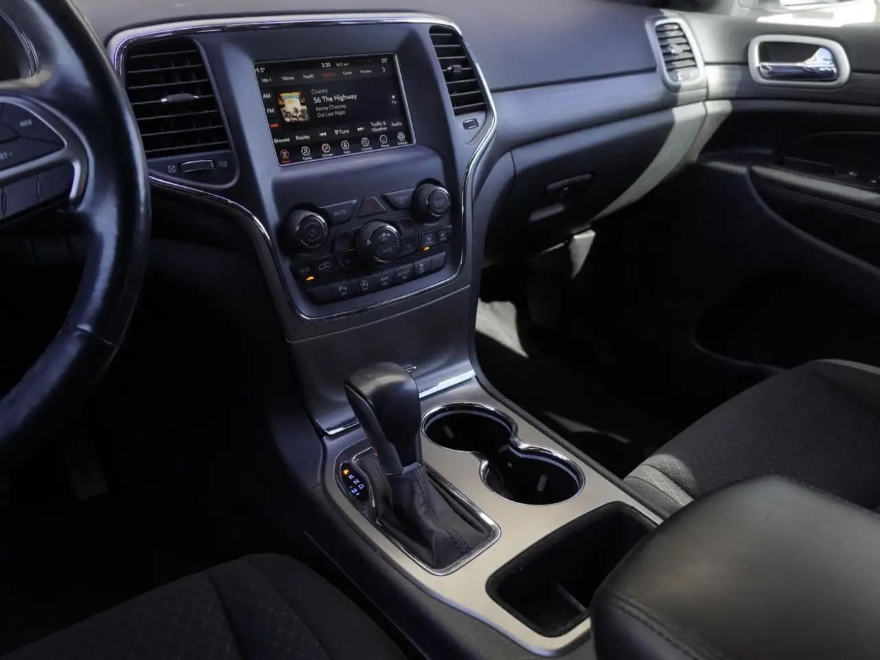 Jeep Grand Cherokee снимка Jeep Grand Cherokee