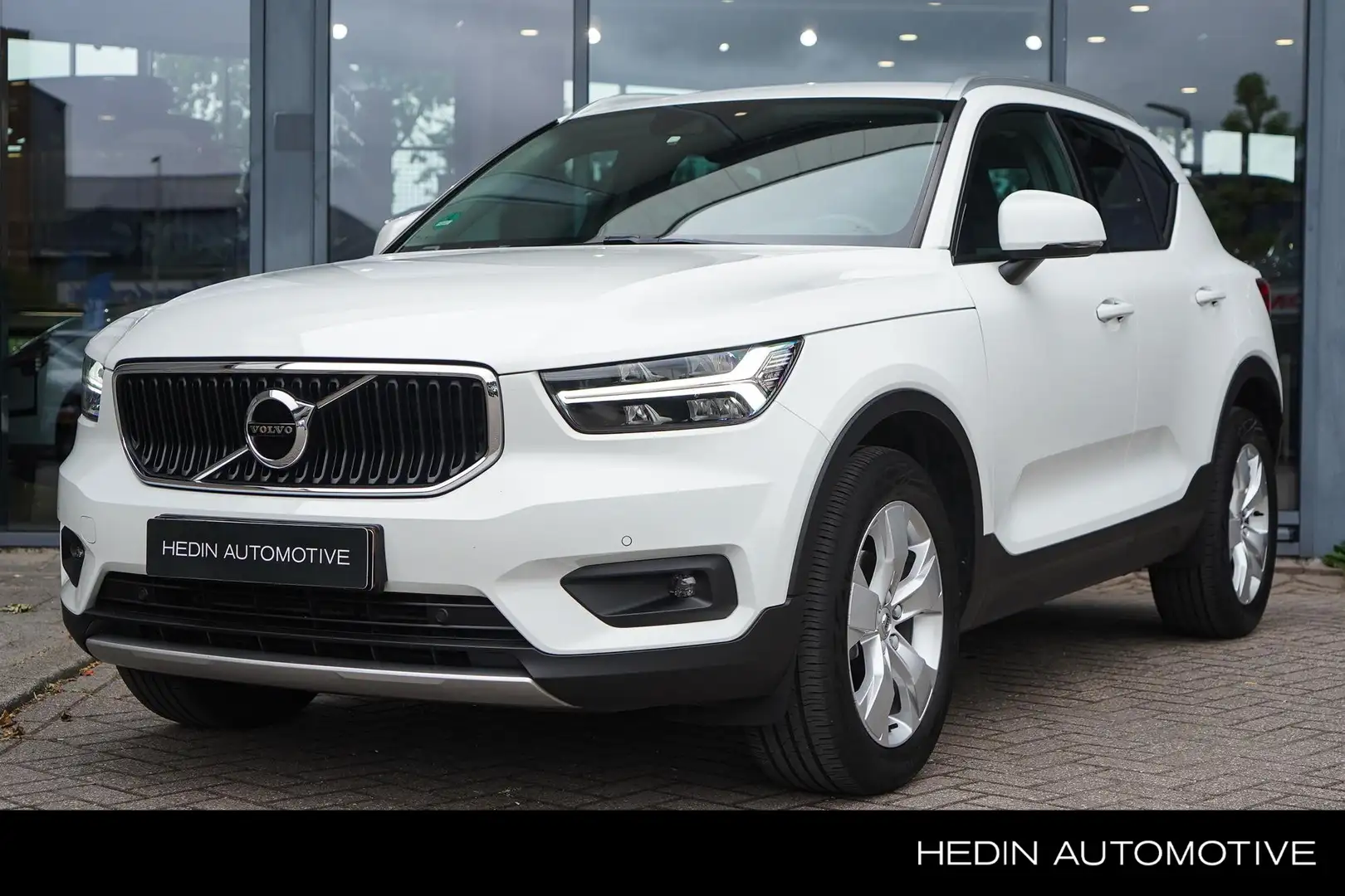 Volvo XC40 T2 Business Pro | Adaptive Cruise | BLIS | Parkeer Blanc - 1