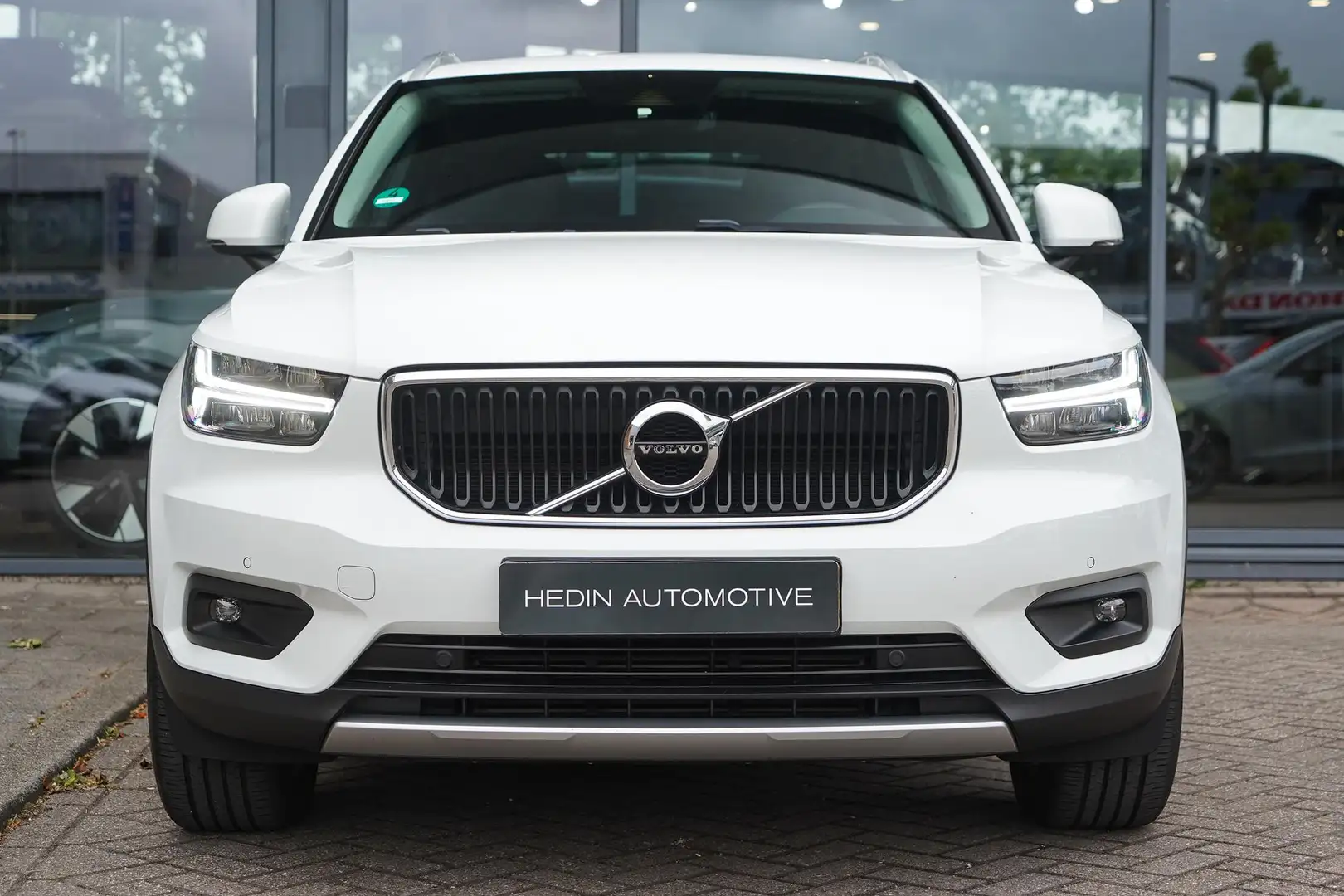 Volvo XC40 T2 Business Pro | Adaptive Cruise | BLIS | Parkeer Blanc - 2