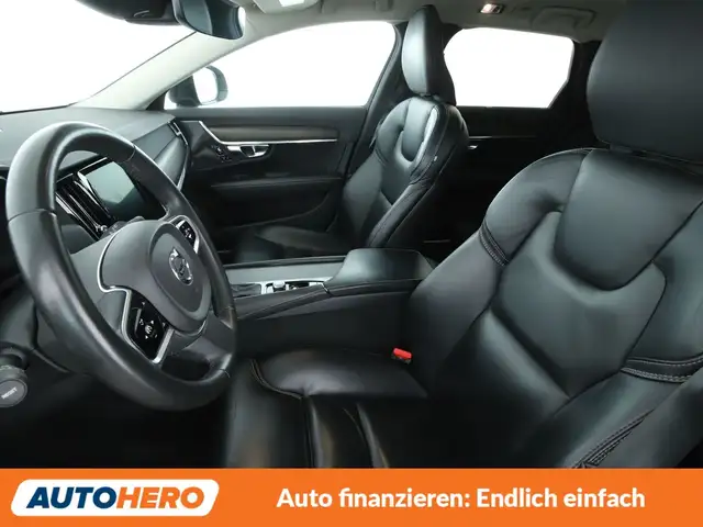Volvo V90 Cross Country view 10