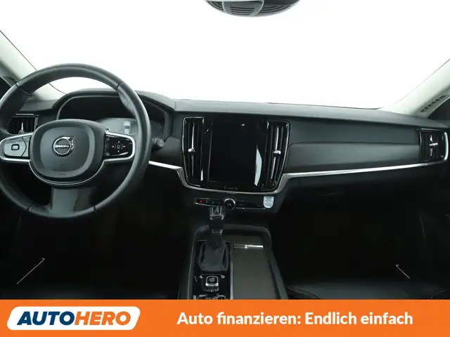 Volvo V90 Cross Country view 12