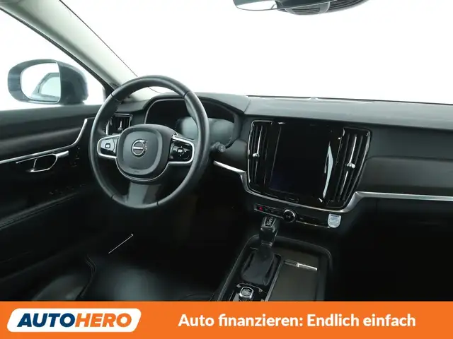 Volvo V90 Cross Country view 13