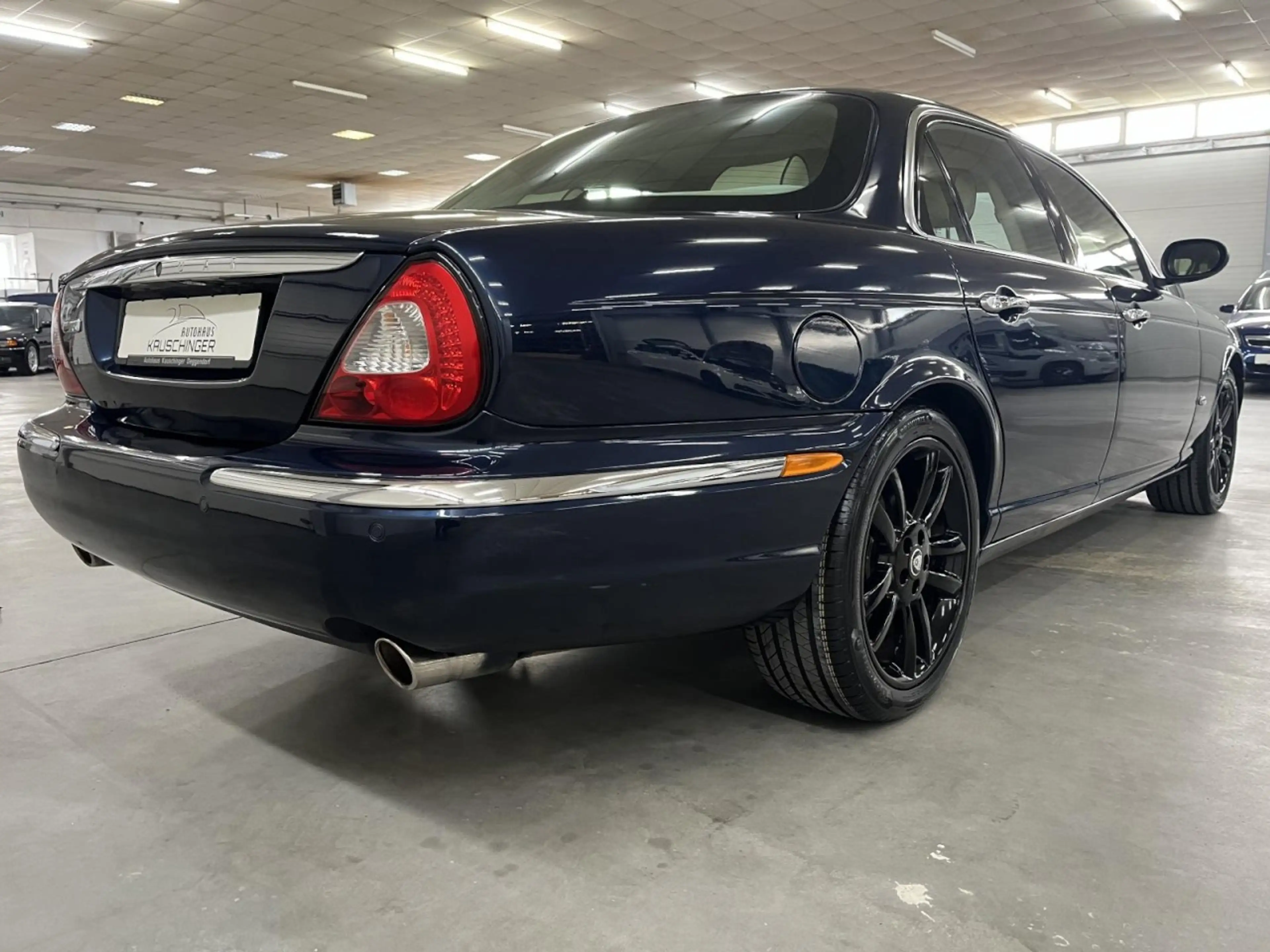 Jaguar XJ 2.7 D Sovereign 4xSHZ LEDER BEIGE XENON NAVI AUTOM — photo 4