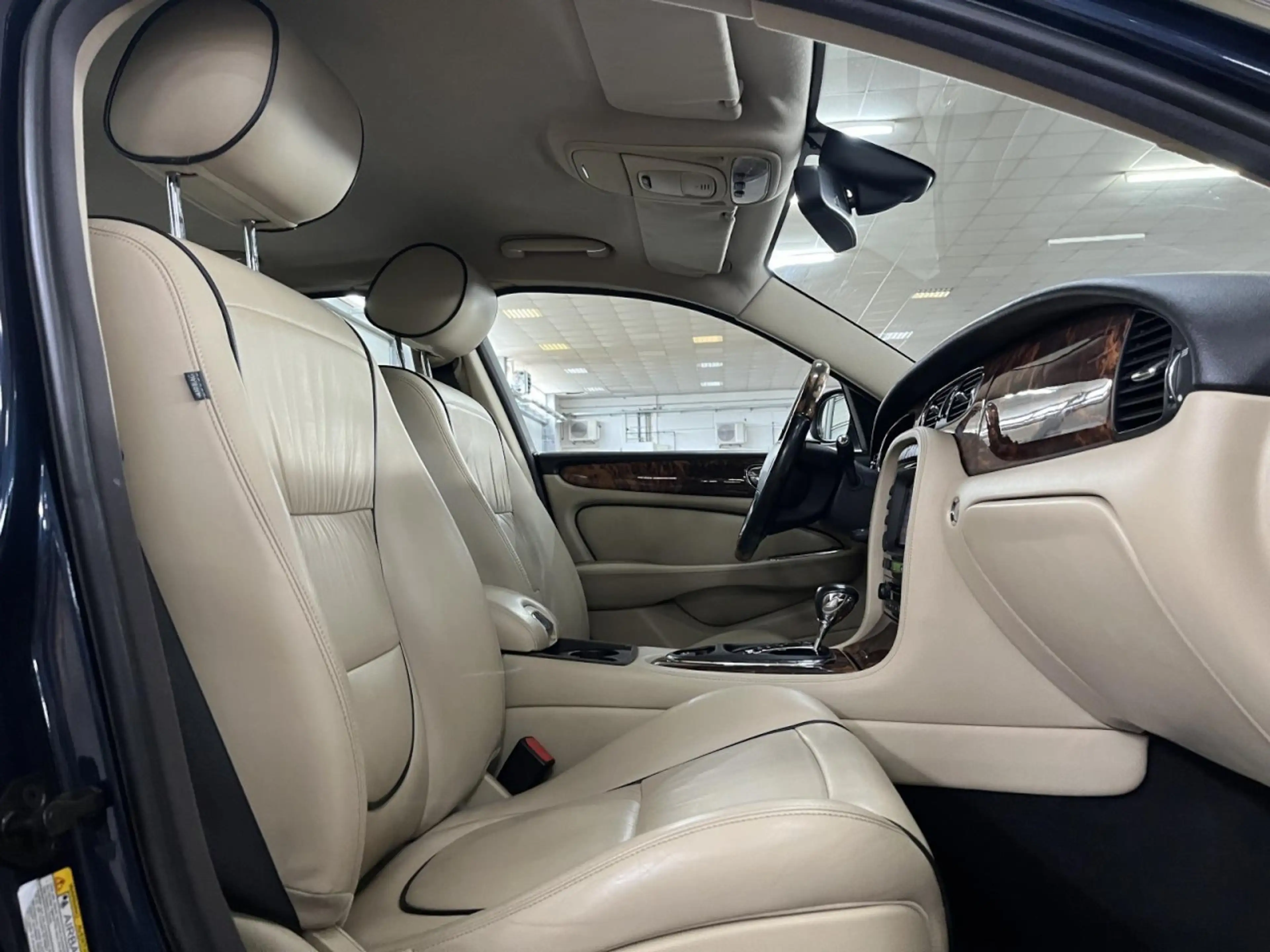Jaguar XJ 2.7 D Sovereign 4xSHZ LEDER BEIGE XENON NAVI AUTOM — photo 8