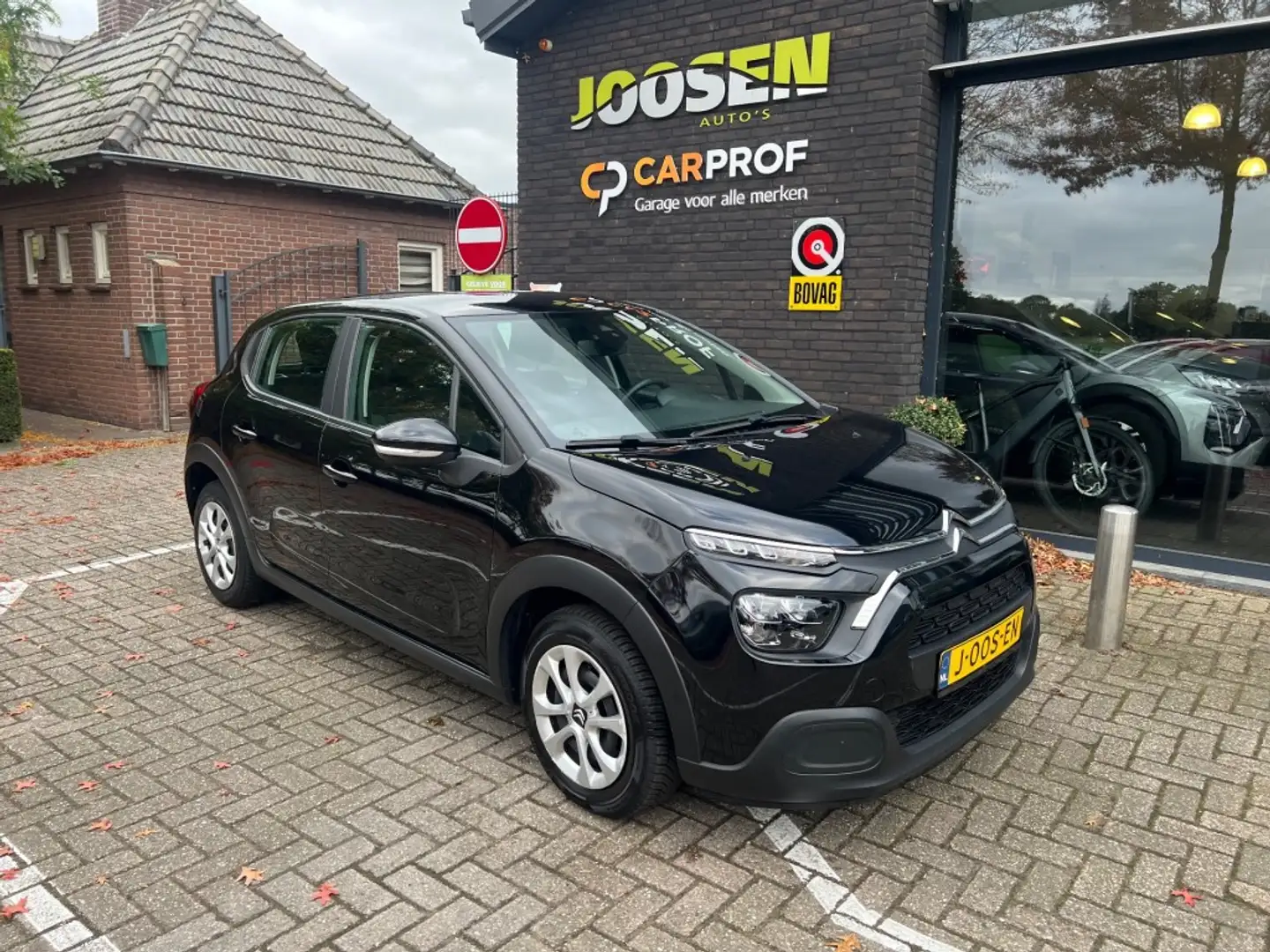 Citroen C3 1.2 PT LIVE Schwarz - 1