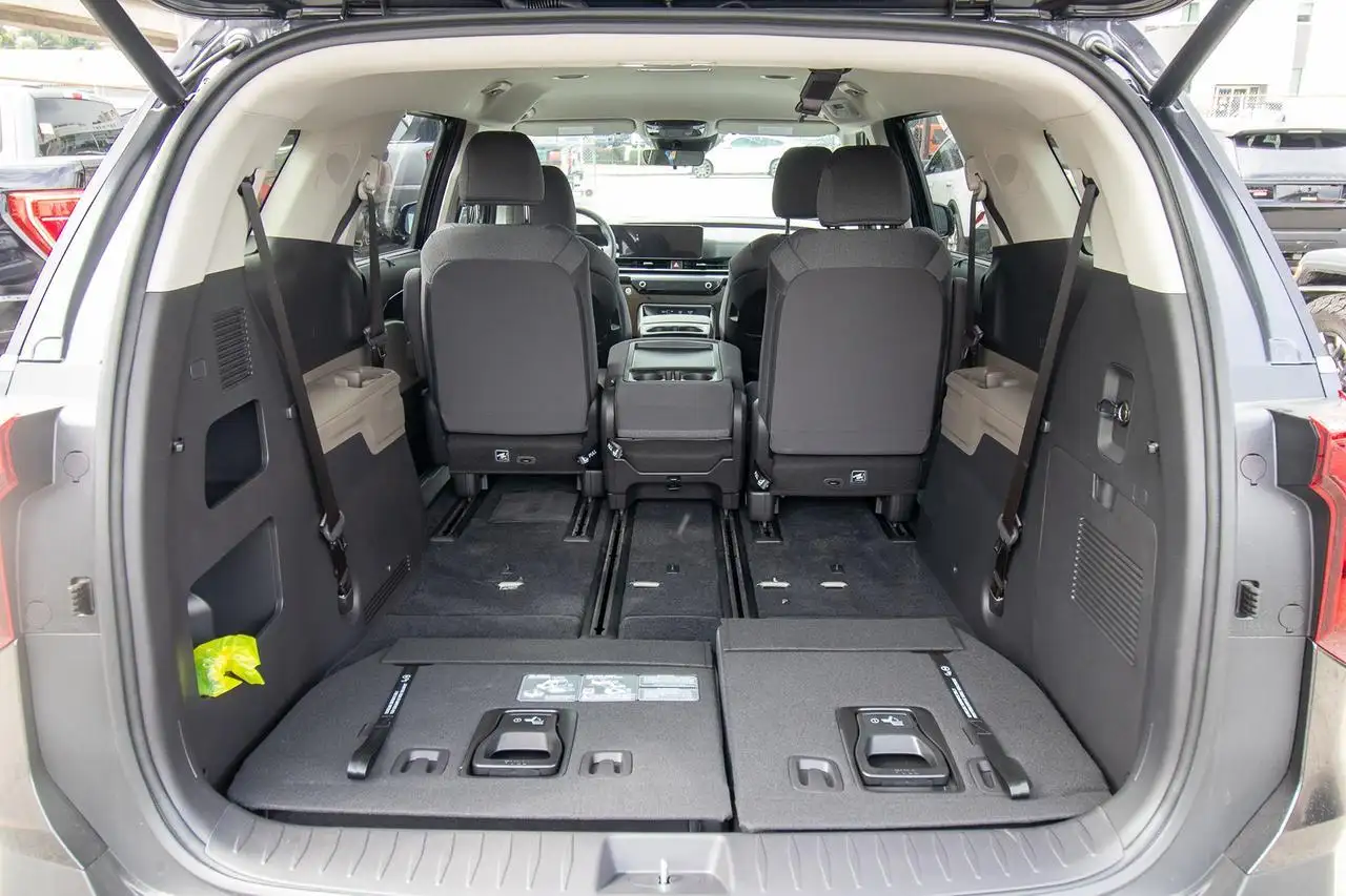 Kia Carnival photo Kia Carnival