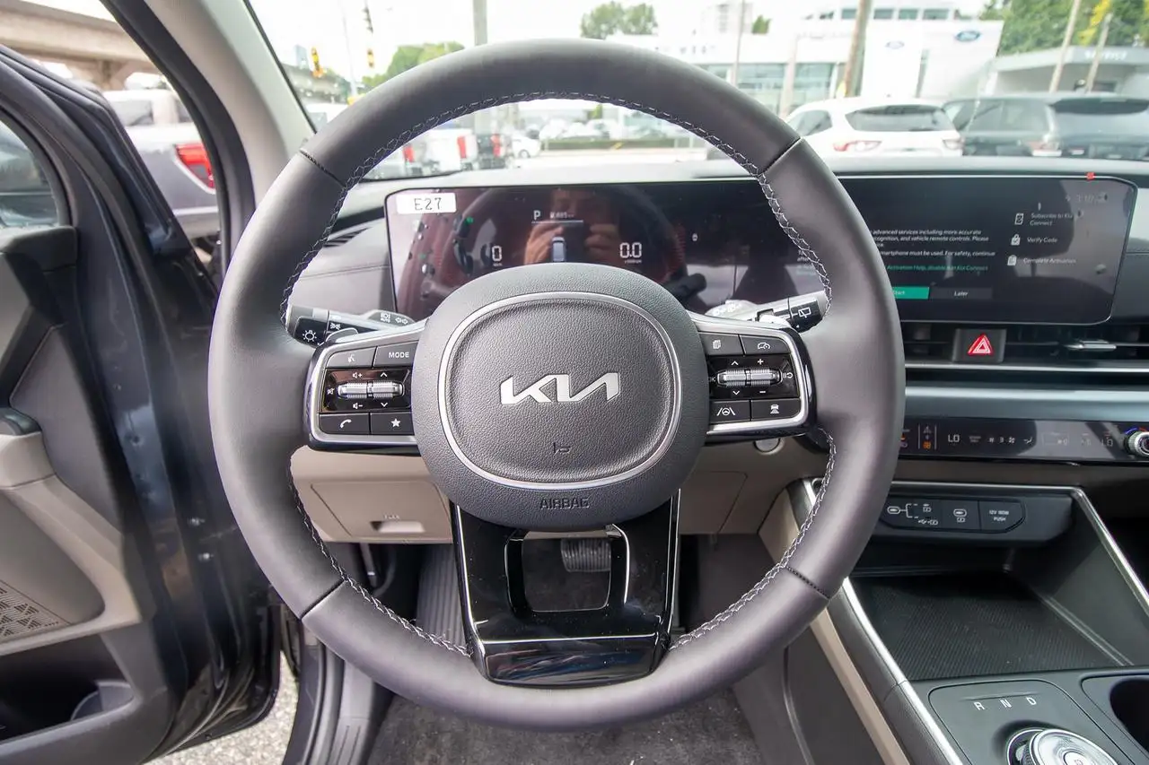 Kia Carnival photo Kia Carnival