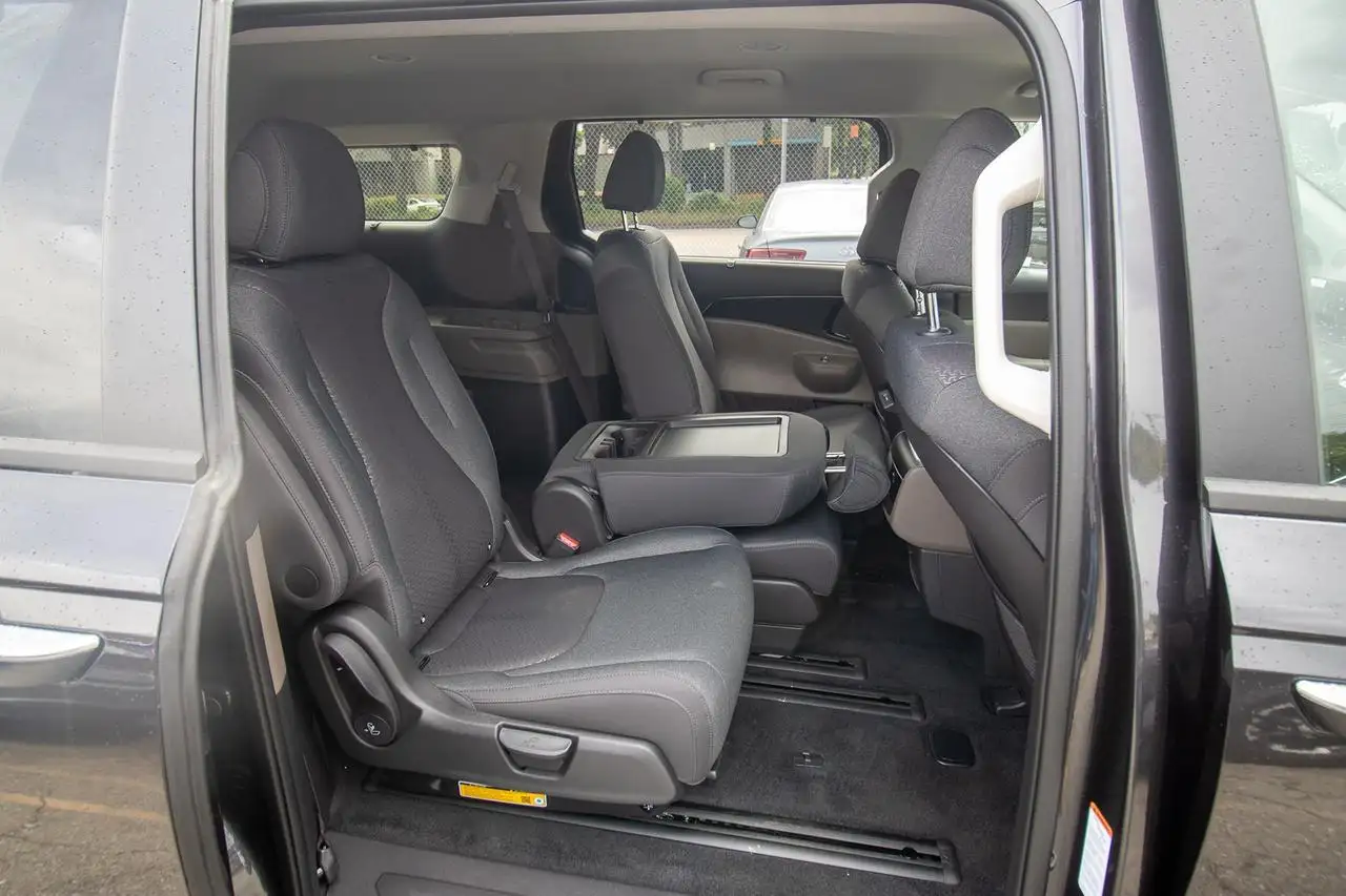 Kia Carnival photo Kia Carnival
