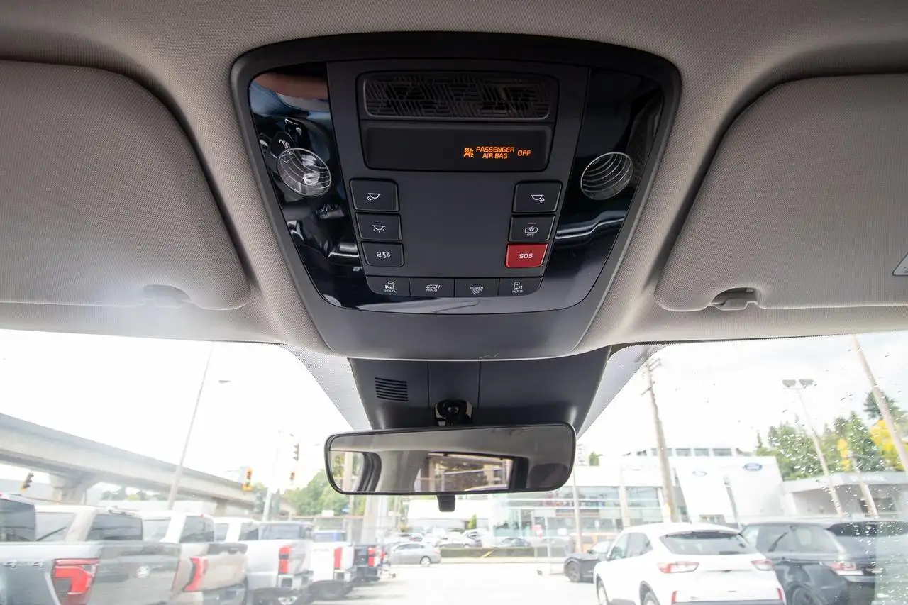 Kia Carnival photo Kia Carnival