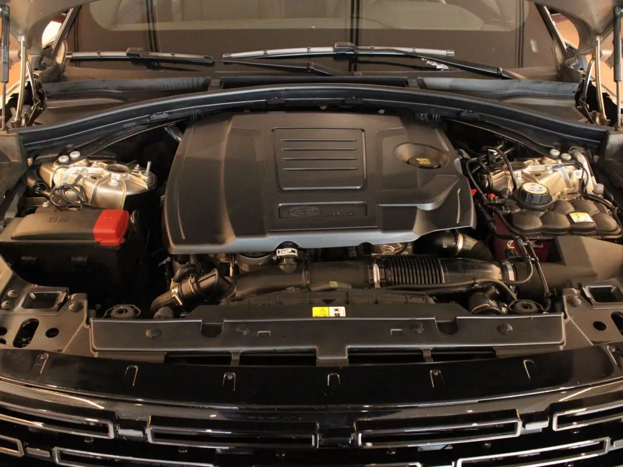 Land Rover Range Rover Velar снимка Land Rover Range Rover Velar
