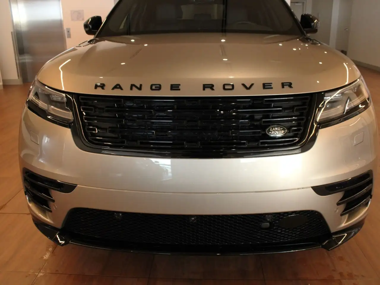 Land Rover Range Rover Velar снимка Land Rover Range Rover Velar