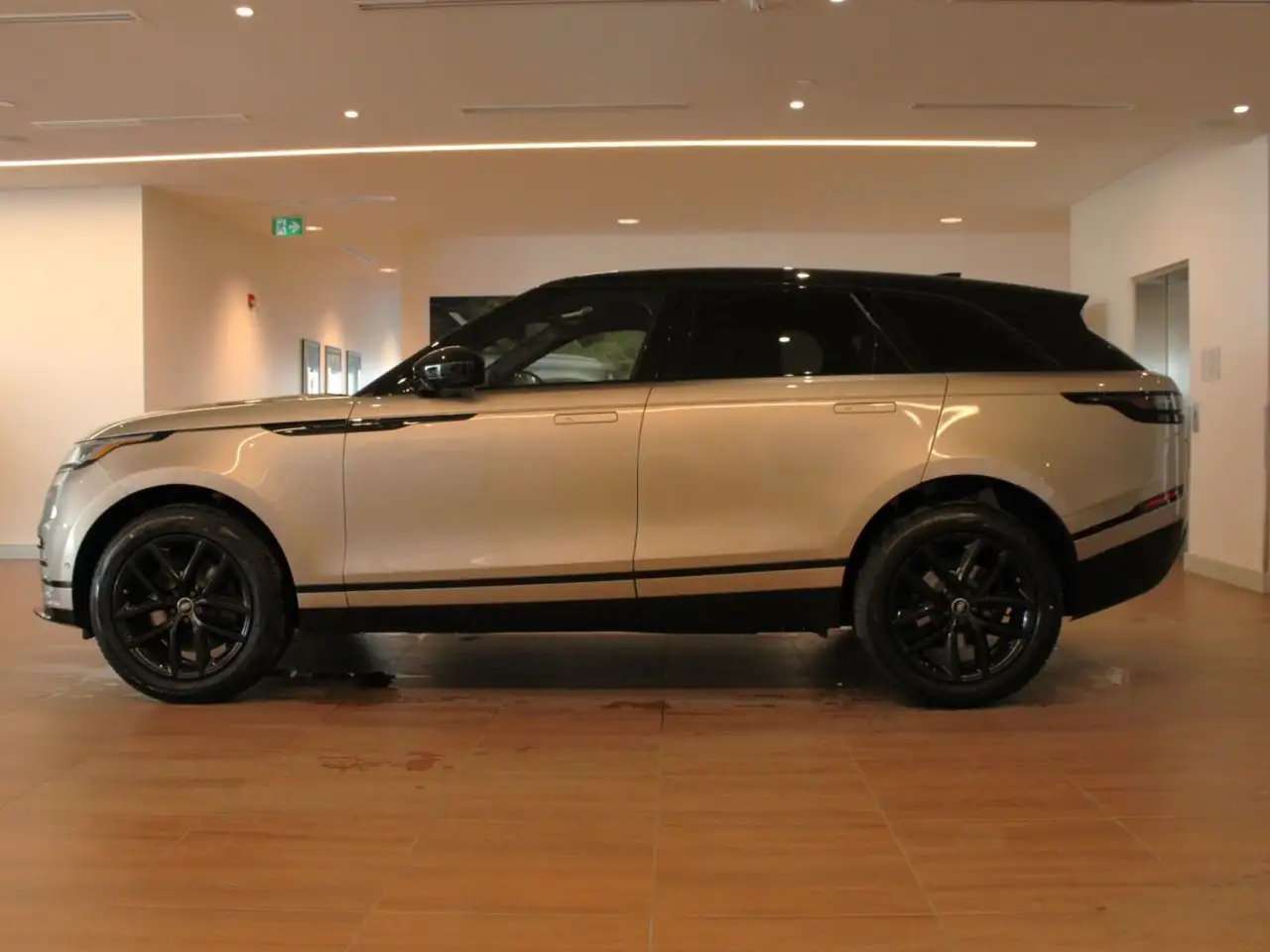 Land Rover Range Rover Velar снимка Land Rover Range Rover Velar