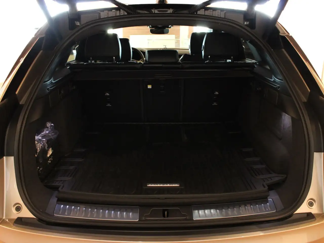 Land Rover Range Rover Velar снимка Land Rover Range Rover Velar