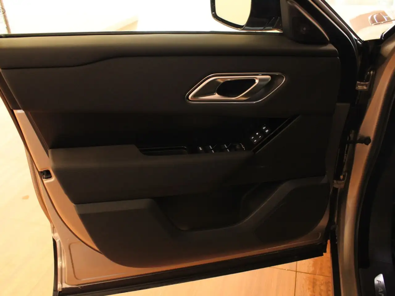 Land Rover Range Rover Velar снимка Land Rover Range Rover Velar