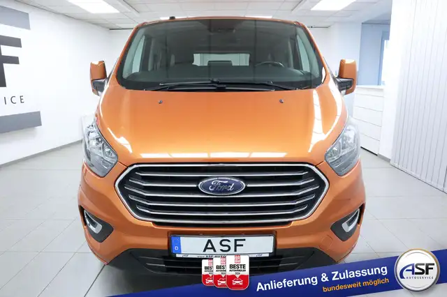 Ford Tourneo Custom view 3