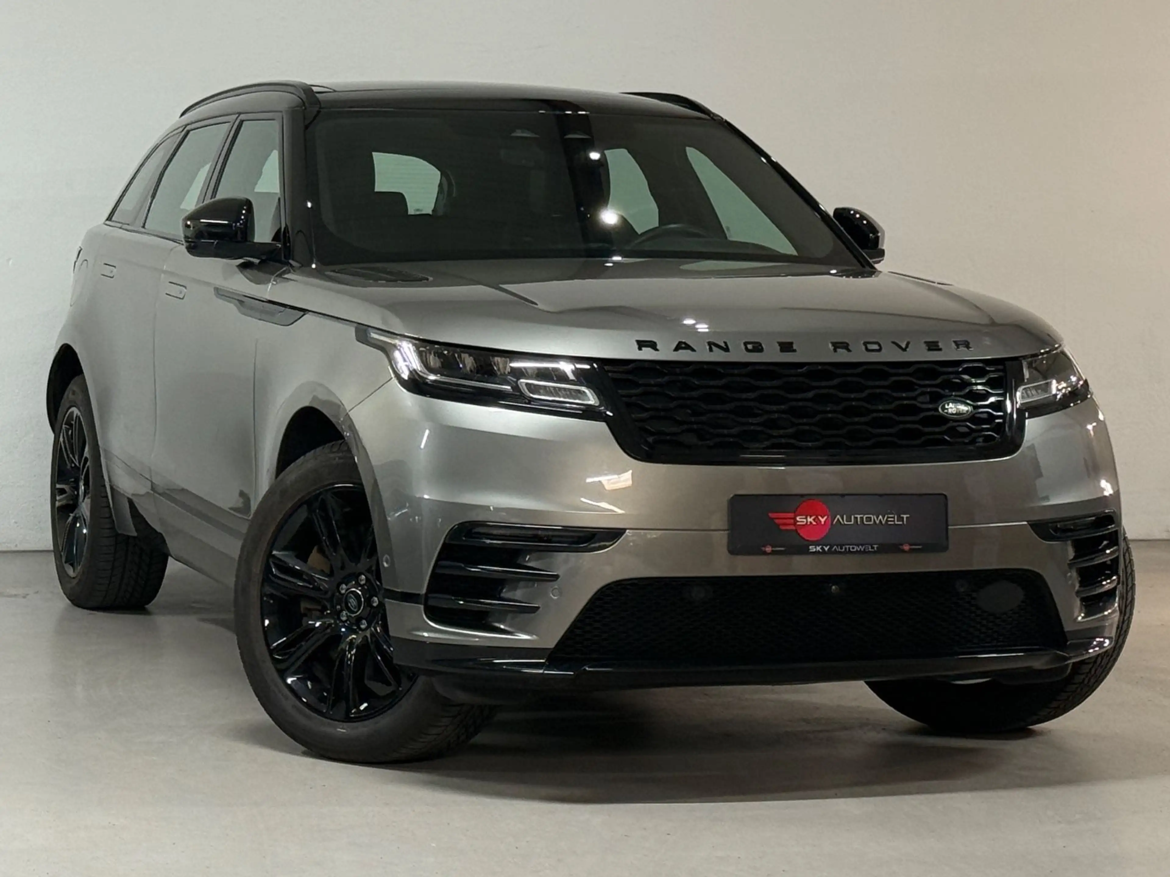 Land Rover Range Rover Velar Hybrid R-Dynamic/LED/HUB/PANO — photo 2