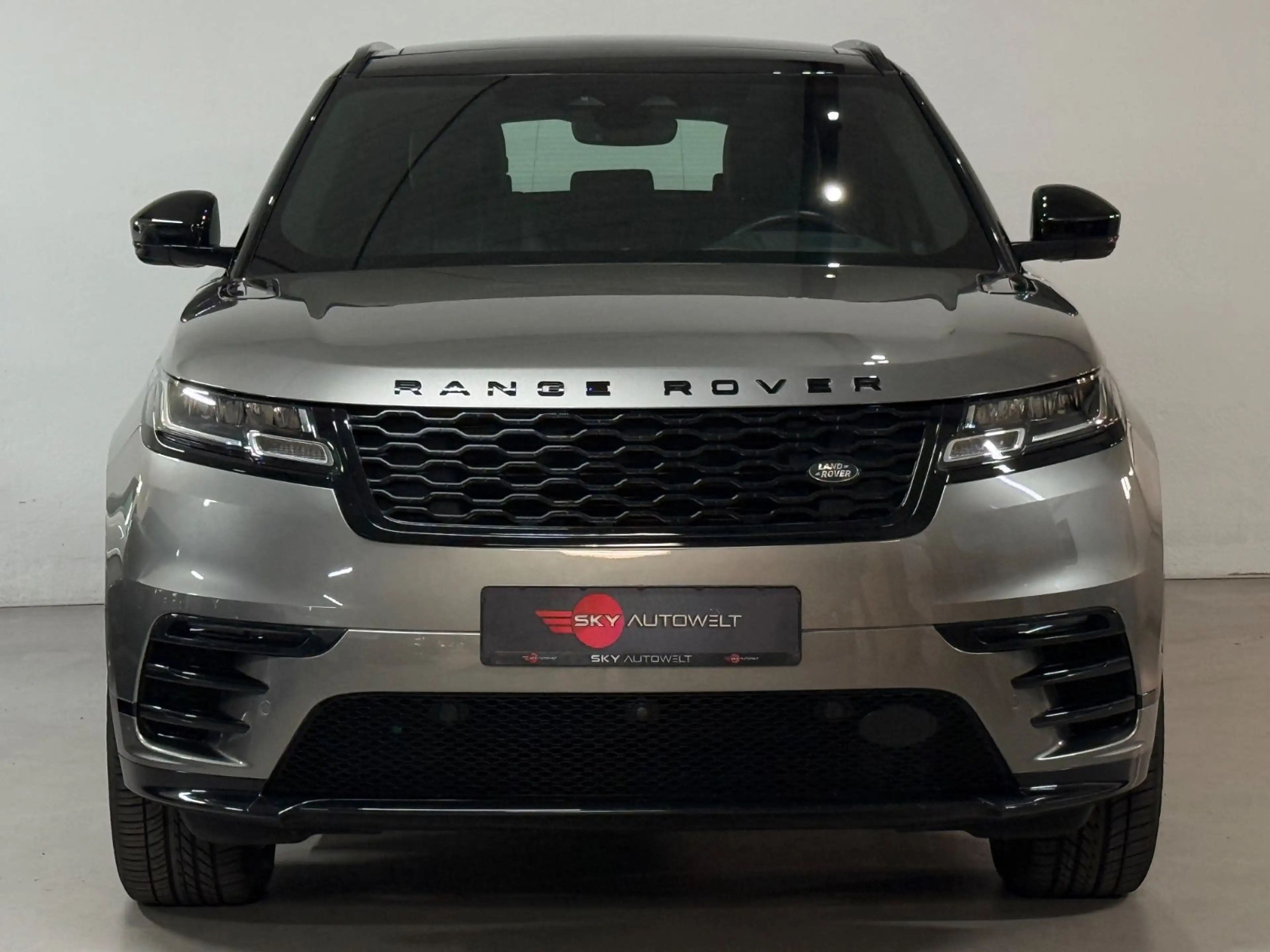 Land Rover Range Rover Velar Hybrid R-Dynamic/LED/HUB/PANO — photo 18