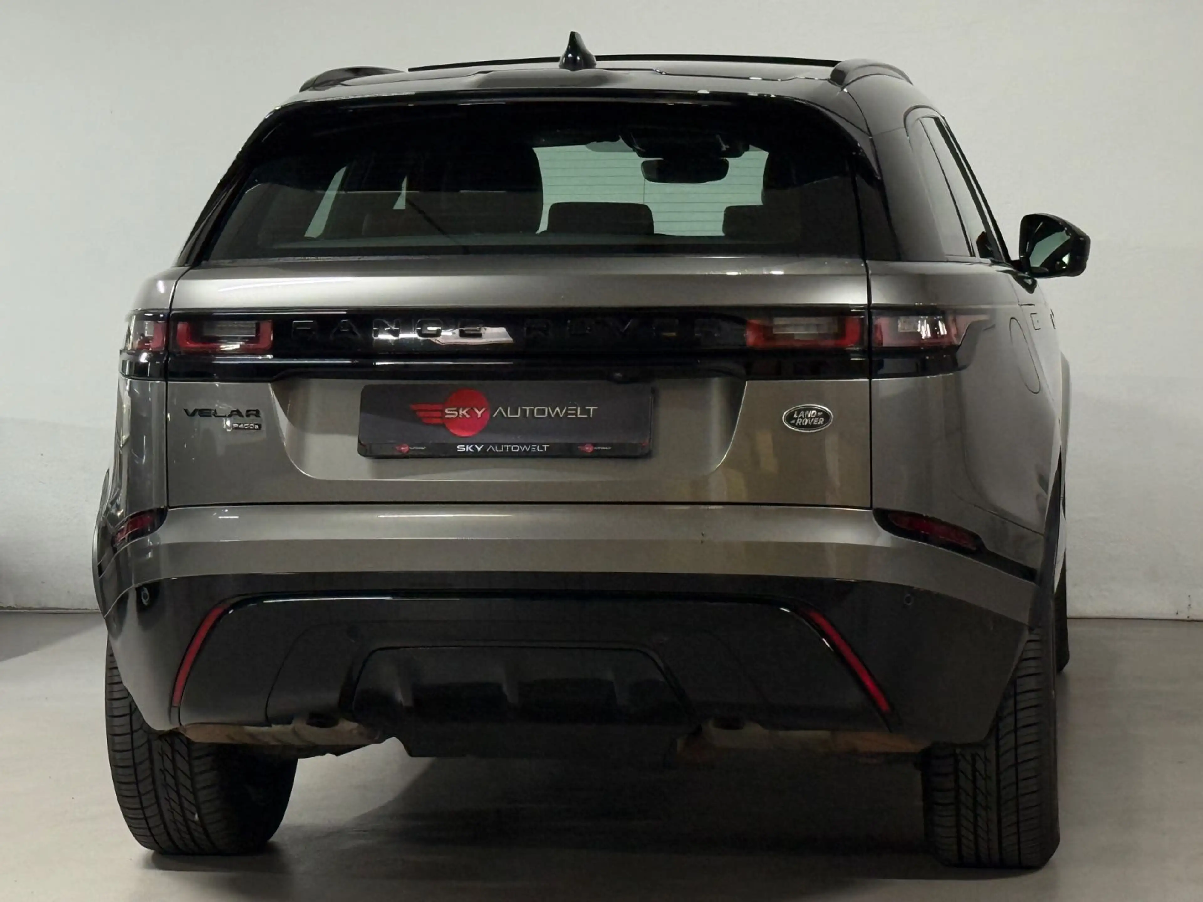 Land Rover Range Rover Velar Hybrid R-Dynamic/LED/HUB/PANO — photo 3