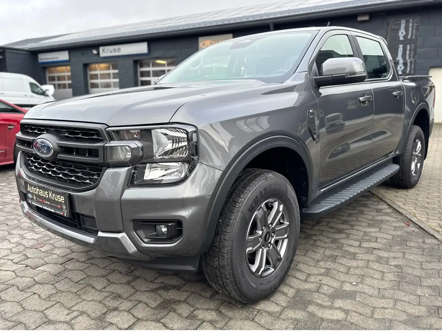Ford Ranger XLT DoKa 2.0 lEcoBlue 125kW+W.Paket*AHK Grau - 2