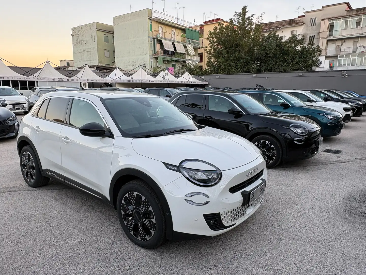 Fiat 600 600 1.2 hybrid La Prima 100cv auto KM CERTIFICATI Nero - 2