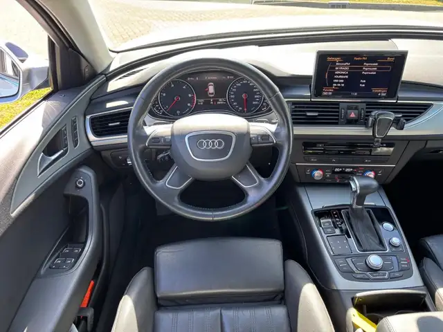 Audi A6 view 10
