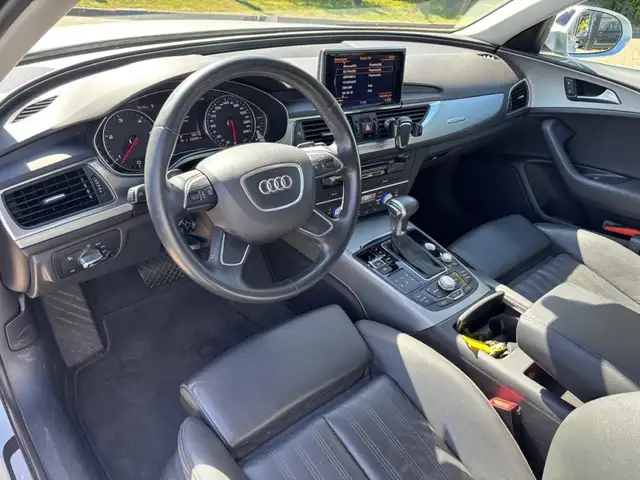 Audi A6 view 12