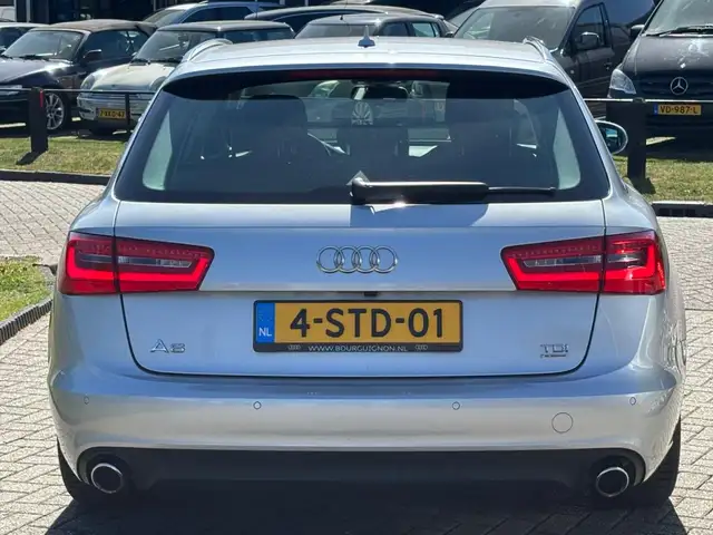 Audi A6 view 6